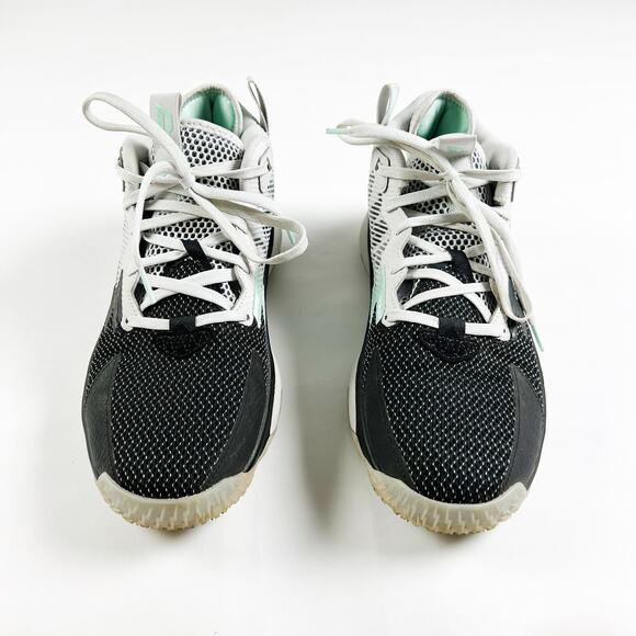 Athletic_Shoes